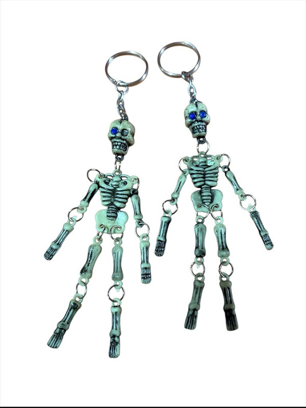 LLAVERO ESQUELETO MEDIANO GRIS