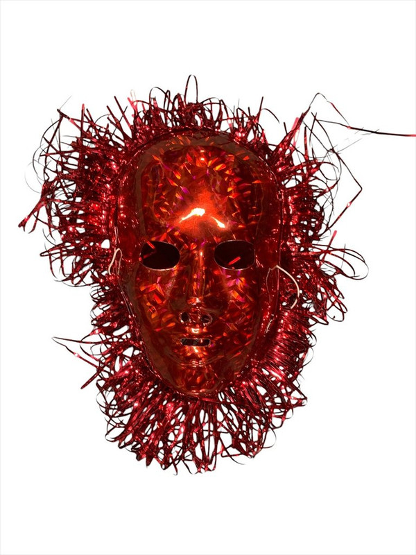 MASCARA CON FLECOS METALIZADOS