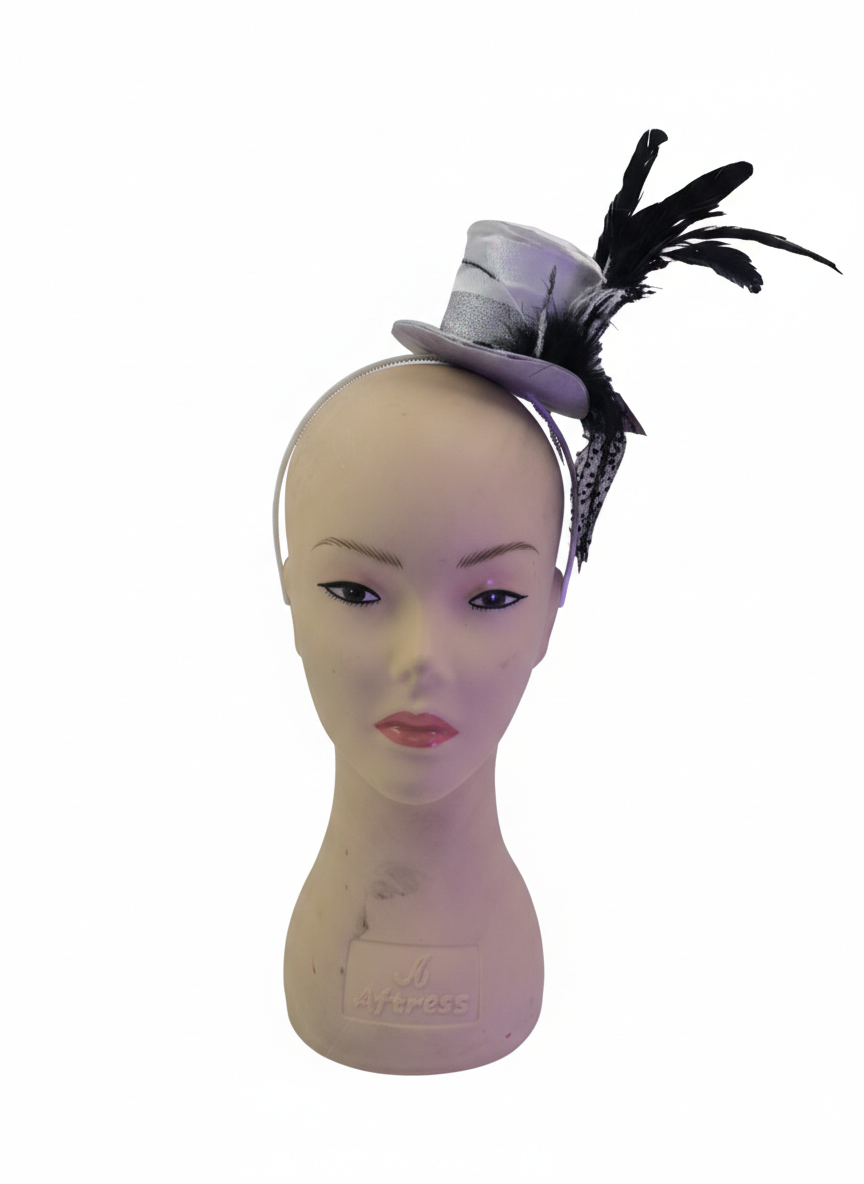 CINTILLO CON SOMBRERO Y PLUMAS