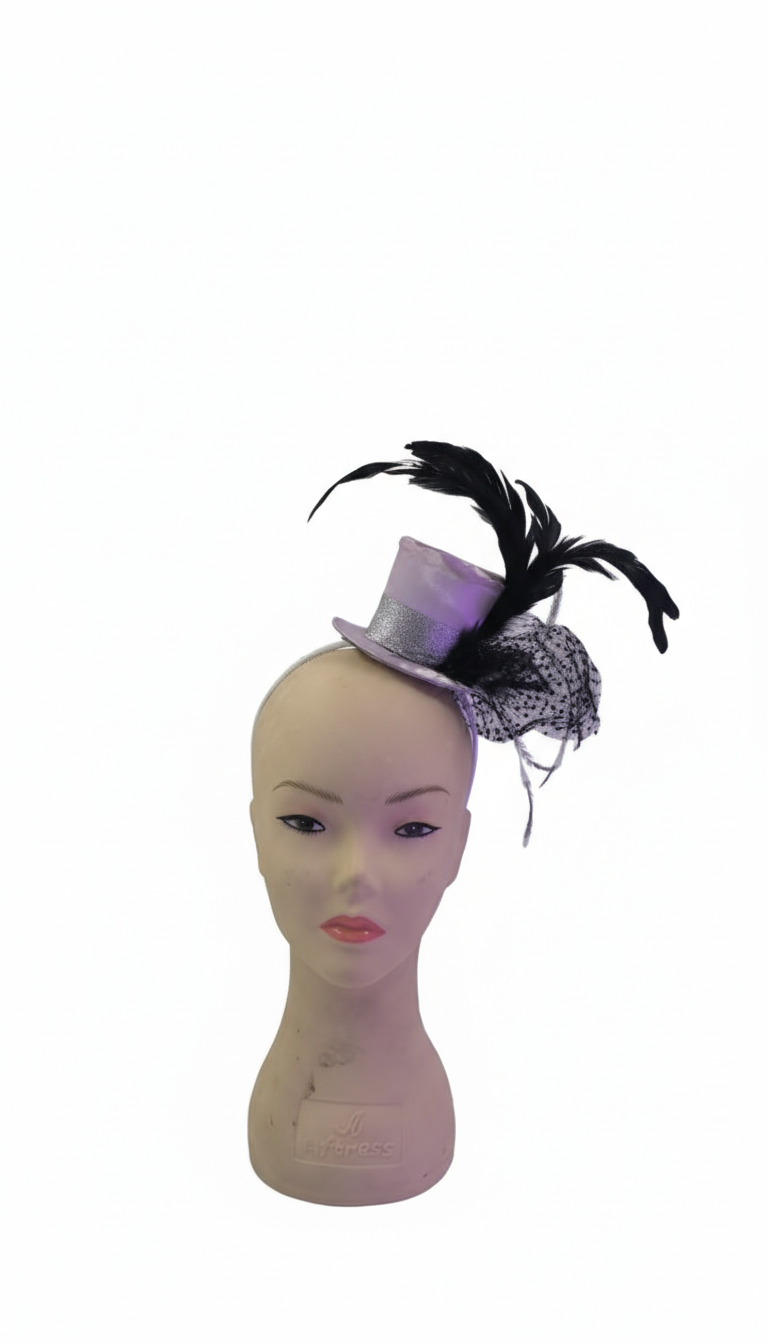 CINTILLO CON SOMBRERO Y PLUMAS