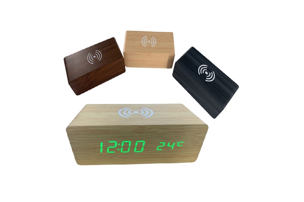 RELOJ DIGITAL/TERMOMETRO/CAGADOR INALAMBRICO FORMA DE MADERA