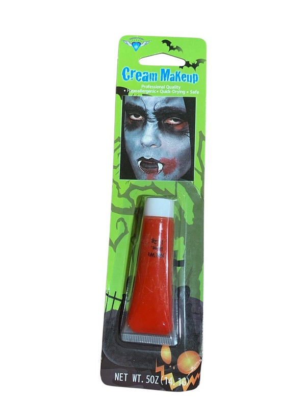 MAQUILLAJE EN TUBO ROJO