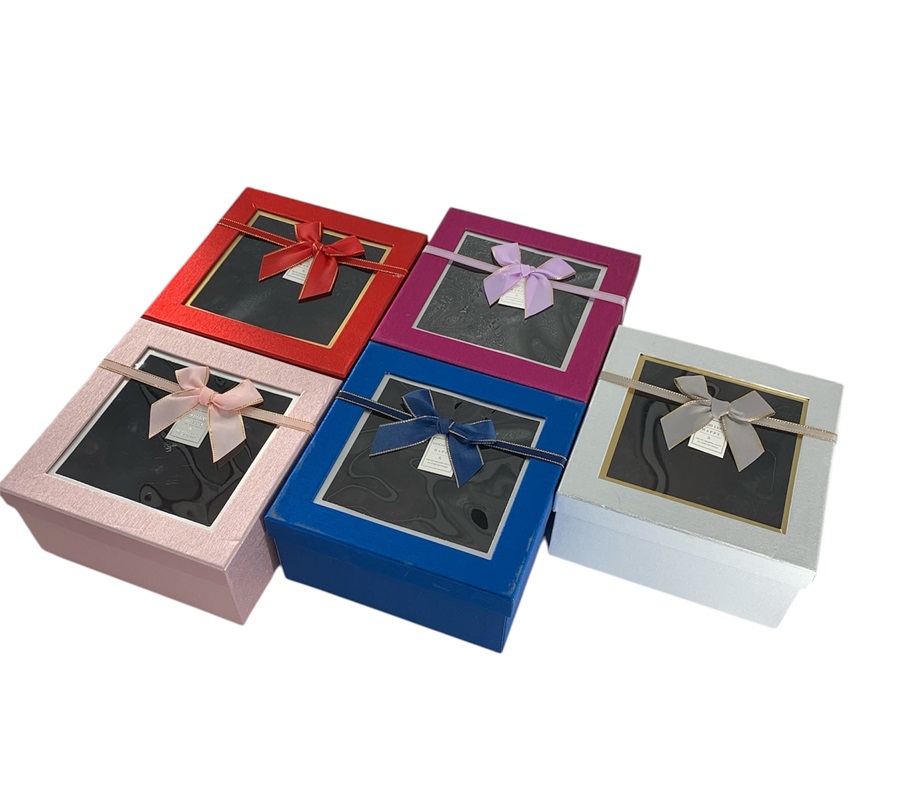 CAJA DE REGALO CON LAZO TAPA TRANSPARENTE 19*19*9.5 CM