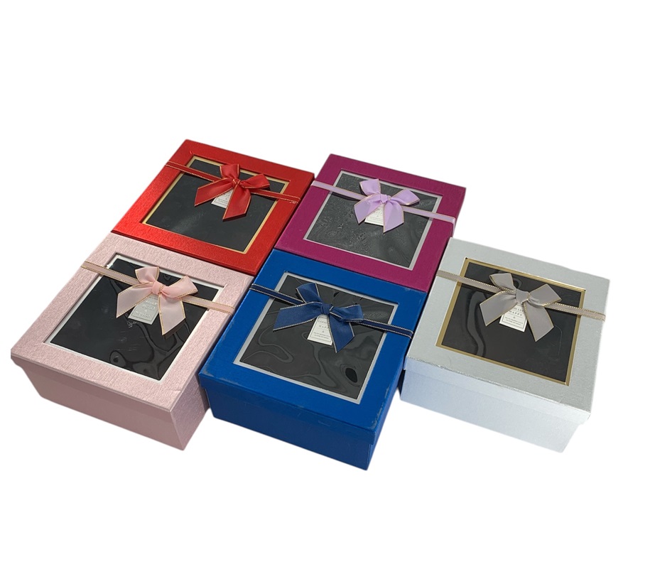 CAJA DE REGALO CON LAZO TAPA TRANSPARENTE 17*17*8 CM